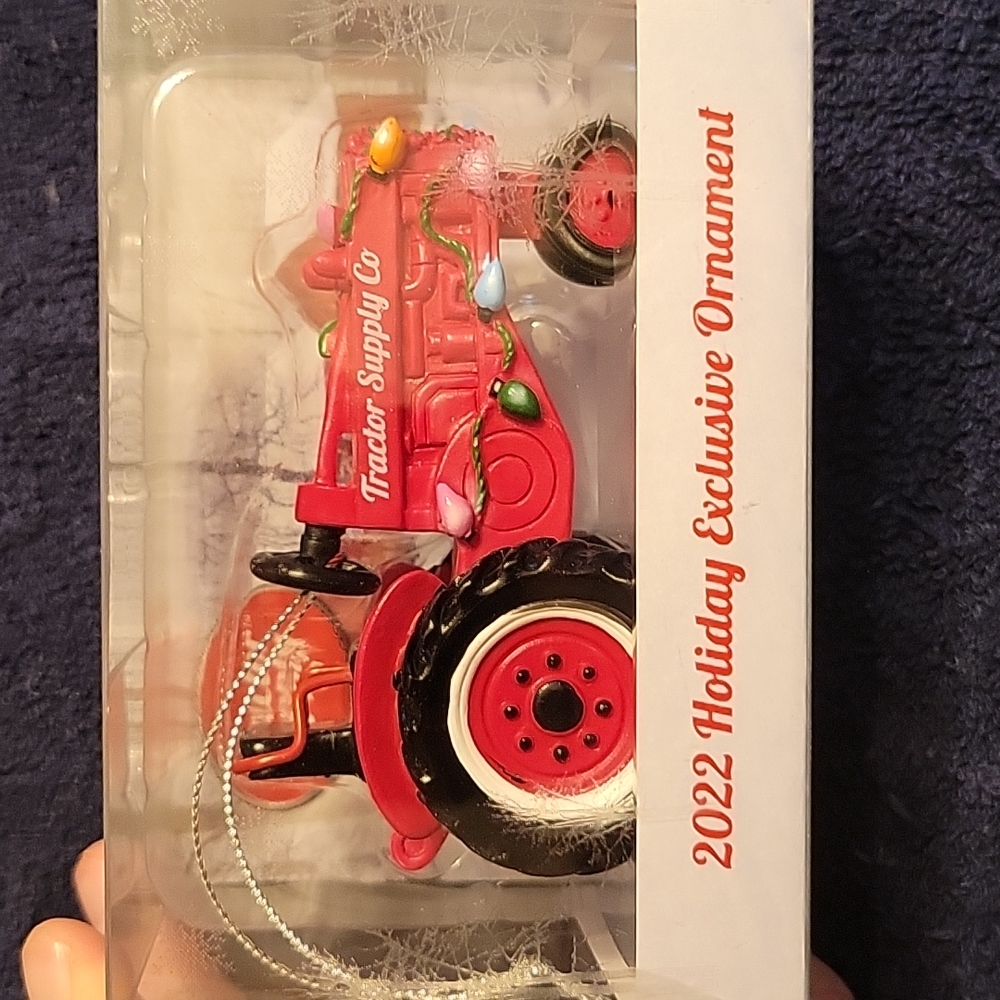TSC 2022 Exclusive Tractor Ornament